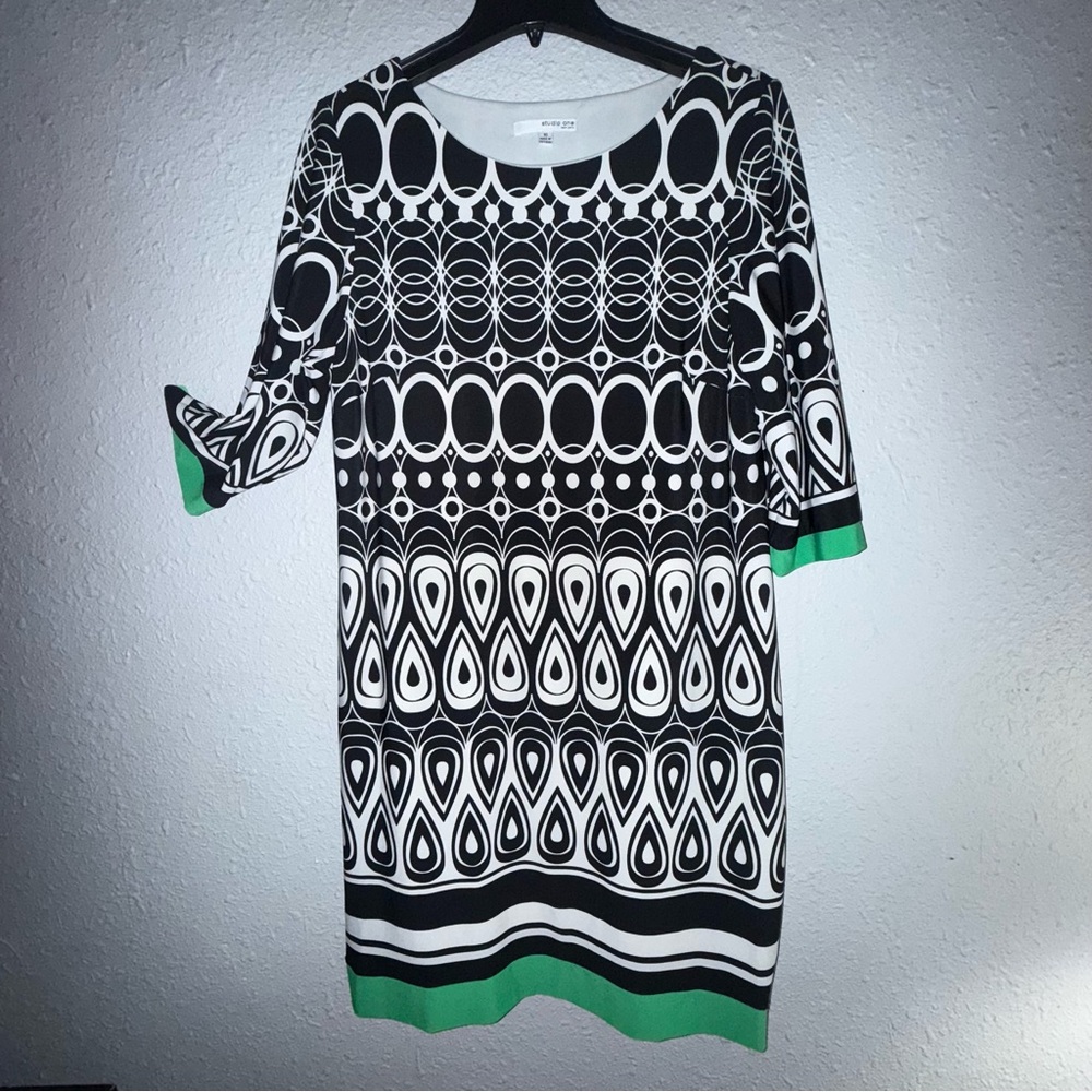 Studio One Black and White Geometric Dress with Green Trim